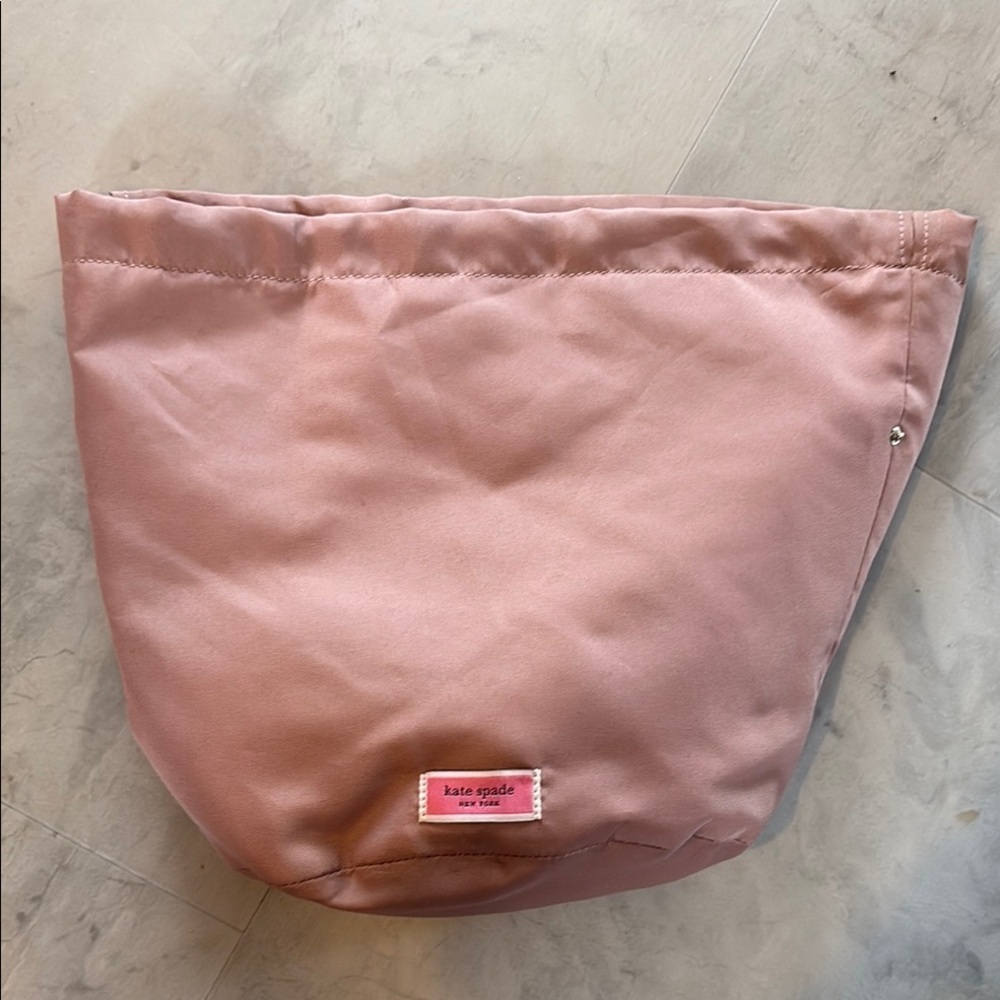 Kate Spade. Leather lace shoulder bag.  Easter basket.  Violet/off-white cut out - Picture 2 of 13